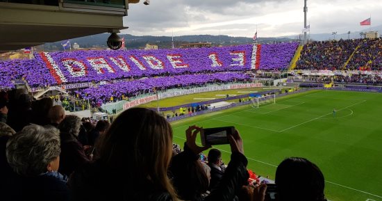 شاهد.. حفل تأبين أسطورى لقائد فيورنتينا أستورى قبل مباراة بينفينتو