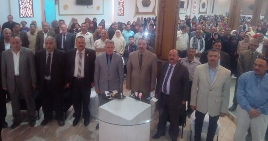 صور.. معلمو مركز الفشن ببنى سويف ينظمون احتفالية تأييد للرئيس السيسي