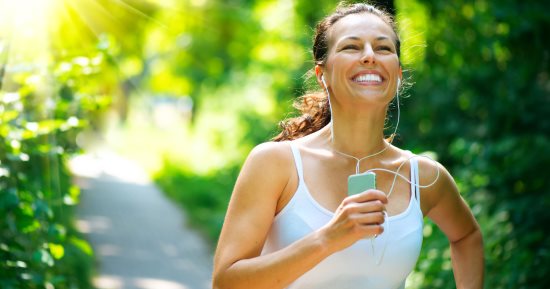 5 خطوات عشان تعيش حياة صحية.. أهمها نوعية أكلك ونومك وتفكيرك  
