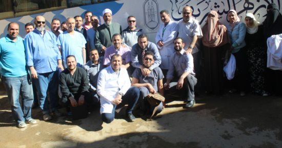 قافلة الأزهر الطبية تفحص 5383 حالة بالواحات البحرية وتجرى 120 عملية
