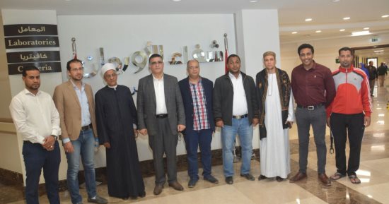 صور.. مبتهلون وعضو مجلس الشئون الإسلامية يدعمون مرضى السرطان بالأقصر