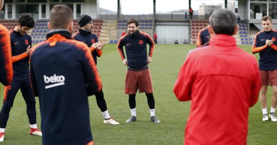 اخبار ميسي اليوم عن تهنئة لاعبى برشلونة للأرجنتينى بالمولود الجديد