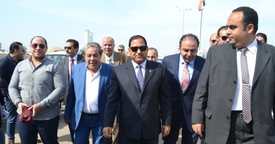 محافظ الغربية يتفقد القافلة الطبية الشاملة بالمنطقة اللوجستية بسبرباى