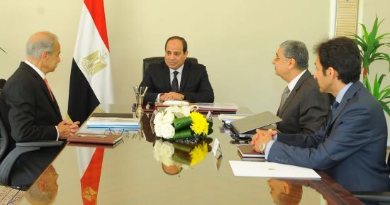 السيسي يوجه بمواصلة التحديث الشامل لقطاع الكهرباء وتطوير شبكات النقل والتوزيع