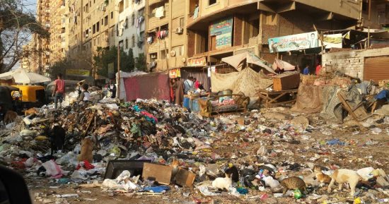 صور.. شكوى من انتشار القمامة بآخر شارع مصطفى النحاس فى مدينة نصر
