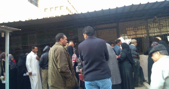 قارئ يشكو من زحام مكتب تموين محرم بك فى الإسكندرية 
