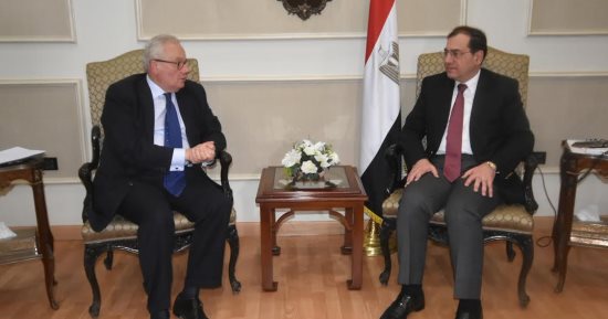 السفير الإيطالى: نتطلع لزيادة الاستثمارات بمصر فى صناعة البترول والغاز