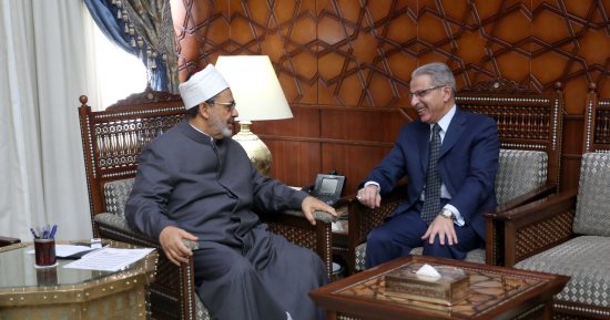 الطيب يهنئ السفير أحمد قطان بعد تعيينه وزير دولة لشئون الدول الإفريقية