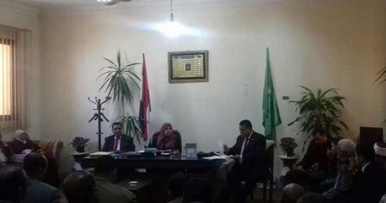 رئيس مدينة الشهداء تجتمع مع رؤساء الواحدات المحلية لتوضيح فائدة شهادة أمان