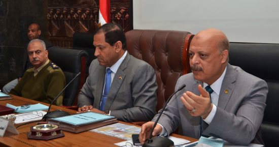 صور.. محافظ الغربية يرأس إجتماع المجلس التنفيذى للمحافظة
