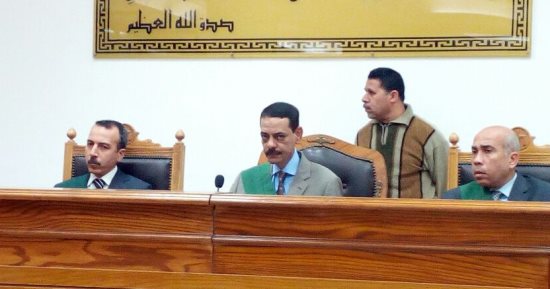 تأجيل محاكمة بديع و46 من قيادات الإخوان فى "أحداث قسم شرطة العرب" لـ 14أبريل