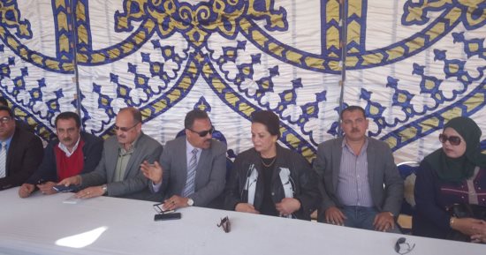 صور.. محافظ البحيرة تتفقد أعمال تنفيذ أول بورصة سلعية