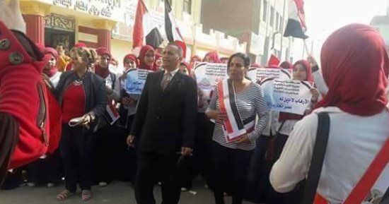 مسيرات لطلاب مدارس المنيا لحث المواطنين على المشاركة فى الانتخابات