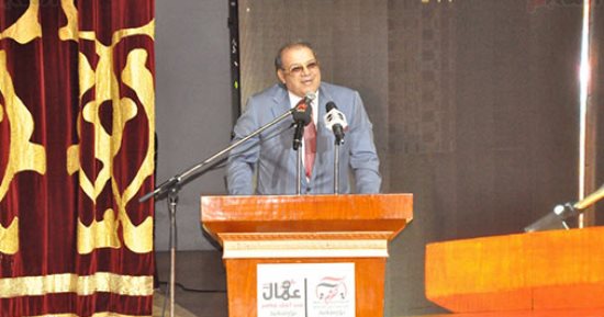 فيديو وصور.. الدكتور حسن راتب ببورسعيد: رسالتى للعمال "لابد أن نؤكد للعالم أننا على قلب رجل واحد"