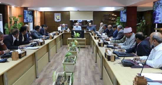 محافظ جنوب سيناء يجتمع برؤساء المدن لمناقشة الاحتفال بالعيد القومى