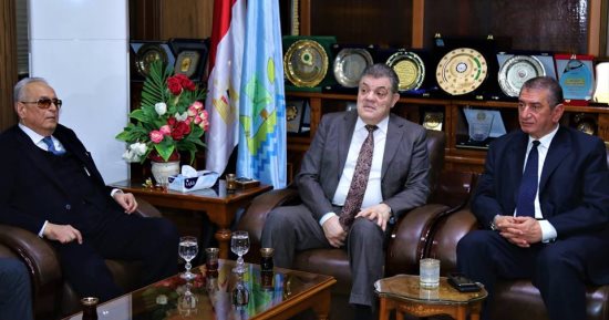 البدوى لمحافظ كفر الشيخ: الوفد بهيئته العليا وقواعده يدعم الرئيس