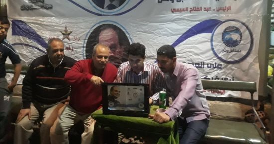 مستقبل وطن بأسيوط يوزع على المواطنين منشورات لدعم السيسي بمركز أبو تيج