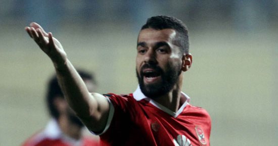 كواليس غرفة الملابس .. عبد الله السعيد ينفعل علي فتحي مبروك بسبب مباراة إنبي