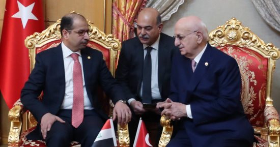 رئيس برلمان العراق يؤكد تطلع بلاده لمشاركة الدول الصديقة بإعادة الإعمار
