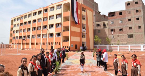 أولياء أمور مدرسة فى الشرقية يشتكون عدم قبول أطفالهم   