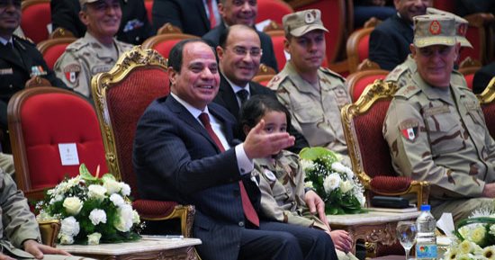 أم الشهيد نقيب محمود ناجى للرئيس: ابنى بيوصلك رسالة بيقولك خلى بالك من مصر