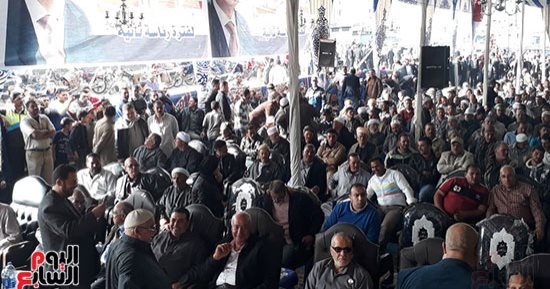 صور.. توافد الآلاف على مؤتمر دعم "السيسى" جنوب بورسعيد