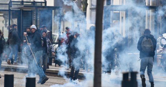 فرنسا تنشر 11 ألف فرد من الشرطة لتأمين تظاهرات ضد قانون التقاعد الثلاثاء القادم