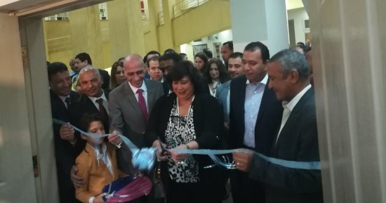 صور.. وزيرة الثقافة تتفقد المعرض التشكيلى بختام فعاليات الأقصر عاصمة الثقافة