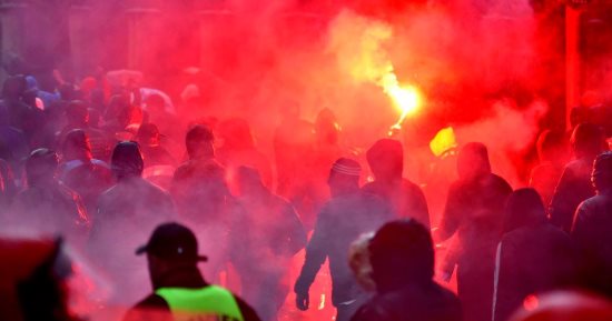 فيديو.. جمهور مارسيليا يصطدم بالأمن خلال مباراة أتلتيك بلباو