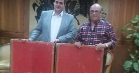 فى إطار مبادرة تراثك أمانة.. دار الكتب تتلقى 4 مجلدات من وصف مصر 