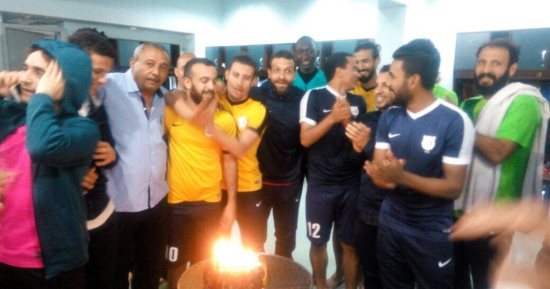 صور.. إنبى يحتفل بعيد ميلاد عمرو الحلوانى