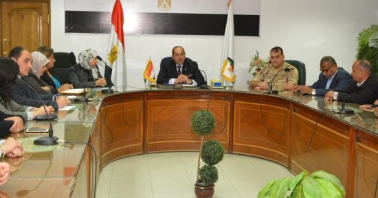 محافظ سوهاج: 60 مؤتمرا للسيدات لتوعيتهن بالإدلاء بأصواتهن فى الانتخابات