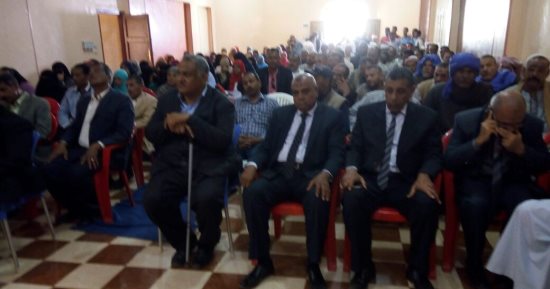 صور.. أهالى قرية غرب الموهوب بالداخلة يعقدون مؤتمرا لدعم السيسى