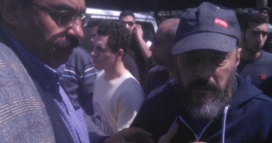 عمرو عبد الجليل وأشرف زكى فى جنازة السيناريست طارق عبد الجليل