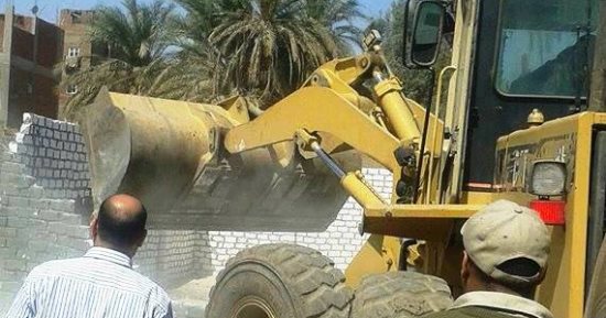 إزالة تعديات على مساحة 12 قيراط أراضى زراعية بنطاق مركز البلينا بسوهاج