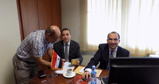 صور.. إقبال كثيف على تصويت المصريين بـ"أوغندا" فى أول أيام الانتخابات الرئاسية