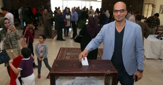 صور.. المصريون بعمان والكويت يدلون بأصواتهم فى الانتخابات الرئاسية