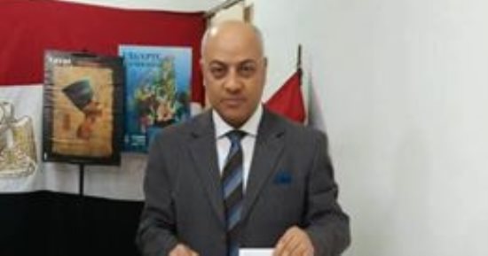 صور.. سفير مصر بماليزيا وحرمه يدليان بصوتيهما فى الانتخابات الرئاسية