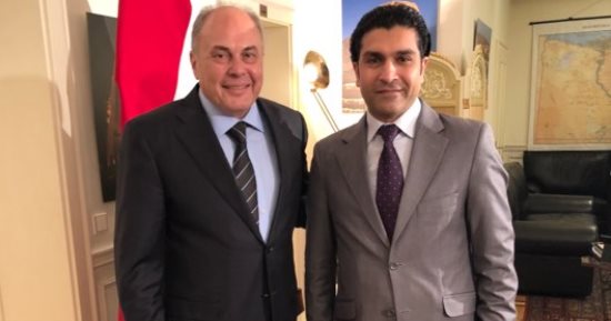 صور.. المصريون باليونان يصوتون بانتخابات الرئاسة رافعين شعار "فى حب مصر" 