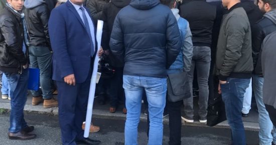 صور.. النائب محمد عمارة من أمام سفارة مصر بباريس: إقبال كثيف على الانتخابات