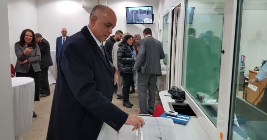 صور.. توافد أبناء الجالية المصرية بالنمسا للمشاركة فى الانتخابات الرئاسية