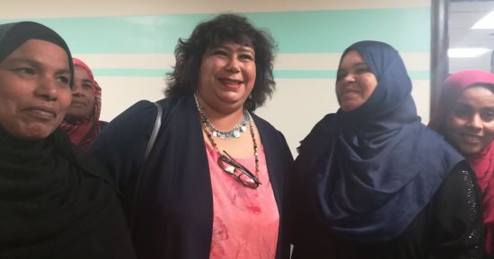 وزيرة الثقافة وفرقة "سلم نفسك"  يزورون مستشفى شفاء الأورمان فى الأقصر 