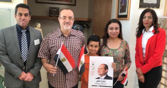 صور.. إقبال من المصريين للإدلاء بأصواتهم فى ثان أيام الانتخابات بأستراليا
