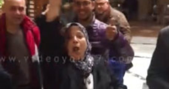 فيديو.. مصرية تزلزل سفارة مصر فى روما بالزغاريد بعد الإدلاء بصوتها