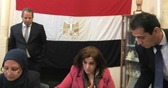 فيديو.. المصريون فى هولندا يرددون النشيد الوطنى أثناء إدلائهم بأصواتهم