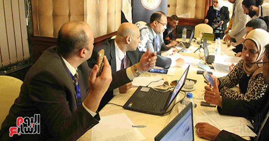 غرفة عمليات وزارة الهجرة تستجيب لـ249 استفسارًا من المصريين بالخارج (صور)