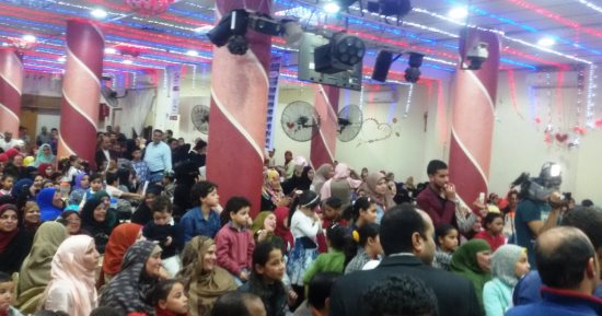 صور.. رئيس مدينة أشمون بالمنوفية يكرم 50 أما مثالية