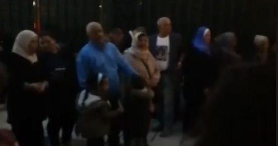 فيديو.. أجواء احتفالية أمام لجان الانتخابات فى أثينا