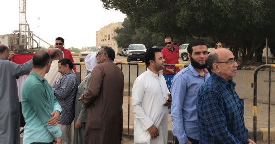 صور.. مشاركة كثيفة من المصريين بالكويت فى ثانى أيام انتخابات الرئاسة