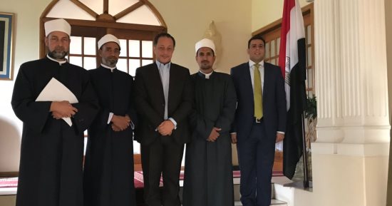 صور.. ممثلو الأزهر الشريف يدلون بأصواتهم بانتخابات الرئاسة بسفارة مصر فى بريتوريا